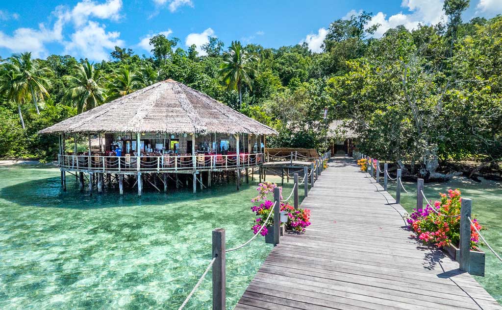 (English) our Raja Ampat restaurant at Papua Explorers Eco Resort